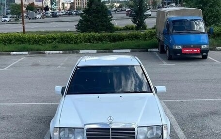 Mercedes-Benz E-Класс, 1992 год, 340 000 рублей, 3 фотография