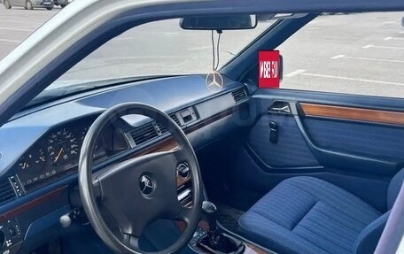 Mercedes-Benz E-Класс, 1992 год, 340 000 рублей, 8 фотография