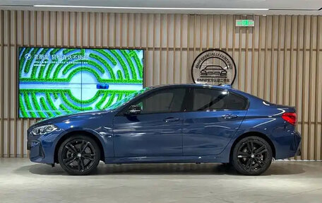 BMW 1 серия, 2022 год, 1 650 000 рублей, 3 фотография