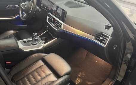BMW 3 серия, 2019 год, 3 900 000 рублей, 13 фотография