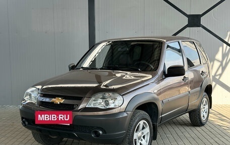 Chevrolet Niva I рестайлинг, 2012 год, 550 000 рублей, 3 фотография