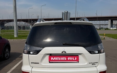 Mitsubishi Outlander III рестайлинг 3, 2010 год, 900 000 рублей, 5 фотография