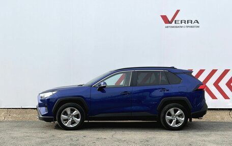 Toyota RAV4, 2021 год, 3 550 000 рублей, 5 фотография