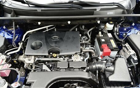 Toyota RAV4, 2021 год, 3 550 000 рублей, 8 фотография