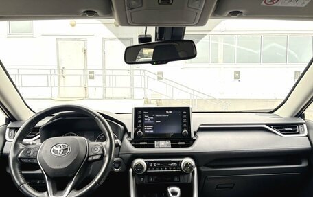 Toyota RAV4, 2021 год, 3 550 000 рублей, 13 фотография