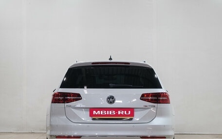 Volkswagen Passat B8 рестайлинг, 2015 год, 1 869 000 рублей, 6 фотография