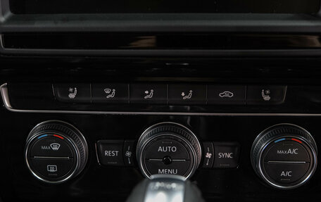 Volkswagen Passat B8 рестайлинг, 2015 год, 1 869 000 рублей, 26 фотография
