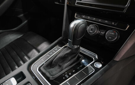 Volkswagen Passat B8 рестайлинг, 2015 год, 1 869 000 рублей, 28 фотография