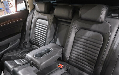 Volkswagen Passat B8 рестайлинг, 2015 год, 1 869 000 рублей, 40 фотография