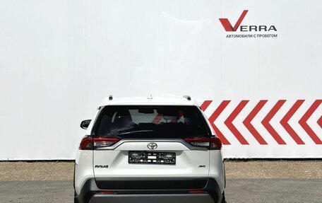 Toyota RAV4, 2022 год, 3 450 000 рублей, 5 фотография