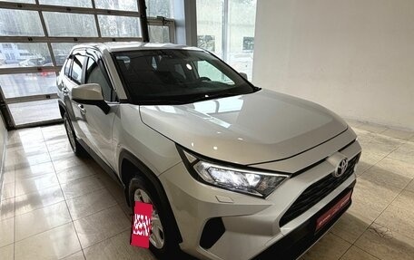 Toyota RAV4, 2020 год, 2 900 000 рублей, 3 фотография