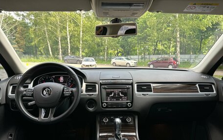 Volkswagen Touareg III, 2015 год, 3 070 000 рублей, 16 фотография