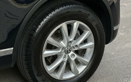 Volkswagen Touareg III, 2015 год, 3 070 000 рублей, 24 фотография