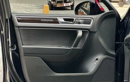 Volkswagen Touareg III, 2015 год, 3 070 000 рублей, 19 фотография