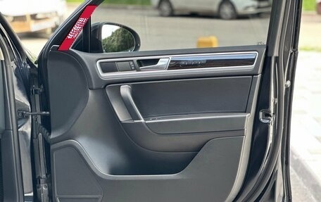 Volkswagen Touareg III, 2015 год, 3 070 000 рублей, 34 фотография