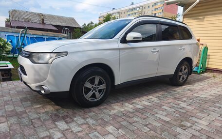 Mitsubishi Outlander III рестайлинг 3, 2013 год, 1 280 000 рублей, 1 фотография