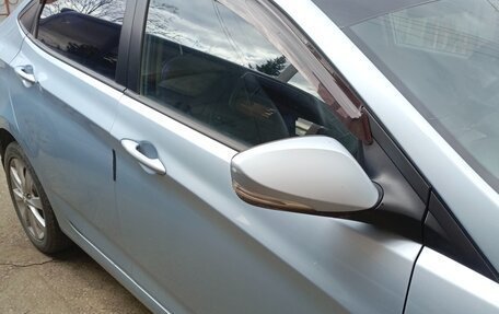 Hyundai Solaris II рестайлинг, 2012 год, 605 000 рублей, 1 фотография