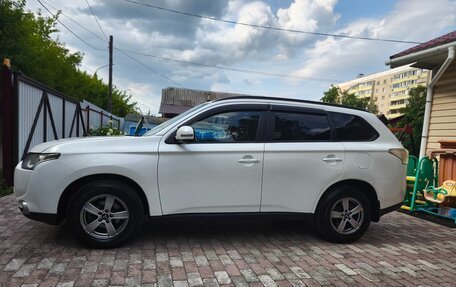 Mitsubishi Outlander III рестайлинг 3, 2013 год, 1 280 000 рублей, 2 фотография