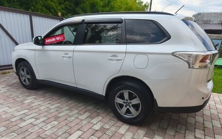 Mitsubishi Outlander III рестайлинг 3, 2013 год, 1 280 000 рублей, 6 фотография