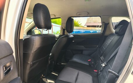 Mitsubishi Outlander III рестайлинг 3, 2013 год, 1 280 000 рублей, 9 фотография