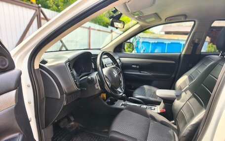 Mitsubishi Outlander III рестайлинг 3, 2013 год, 1 280 000 рублей, 10 фотография
