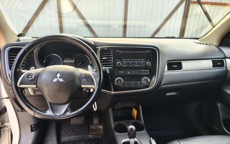 Mitsubishi Outlander III рестайлинг 3, 2013 год, 1 280 000 рублей, 11 фотография