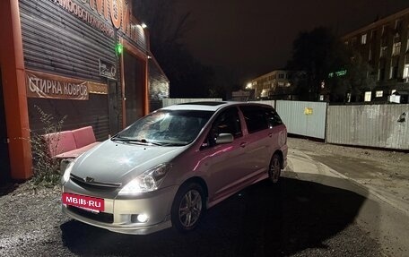 Toyota Wish II, 2003 год, 870 000 рублей, 2 фотография