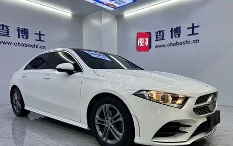 Mercedes-Benz A-Класс, 2022 год, 2 150 000 рублей, 3 фотография
