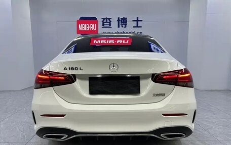 Mercedes-Benz A-Класс, 2022 год, 2 150 000 рублей, 5 фотография