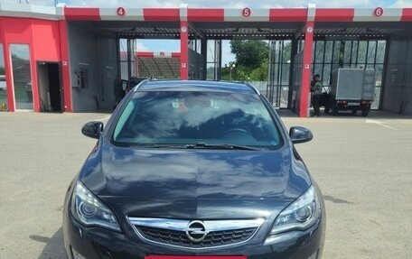 Opel Astra J, 2011 год, 799 000 рублей, 3 фотография