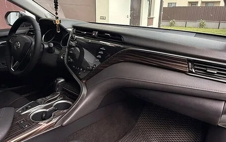 Toyota Camry, 2020 год, 2 380 678 рублей, 6 фотография