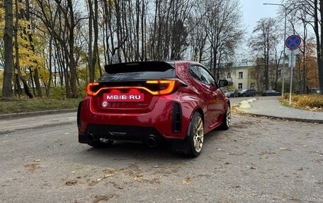 Toyota Yaris, 2021 год, 5 300 000 рублей, 2 фотография