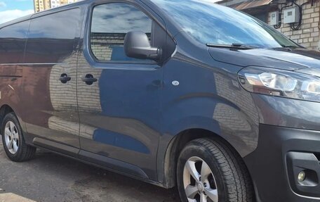 Opel Vivaro, 2021 год, 2 750 000 рублей, 13 фотография