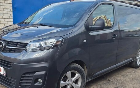 Opel Vivaro, 2021 год, 2 750 000 рублей, 15 фотография