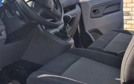 Opel Vivaro, 2021 год, 2 750 000 рублей, 16 фотография