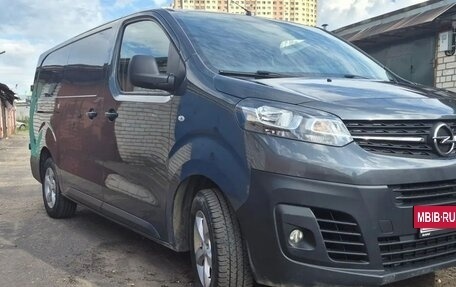 Opel Vivaro, 2021 год, 2 750 000 рублей, 12 фотография