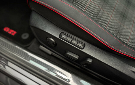 Volkswagen Golf GTI, 2021 год, 4 290 000 рублей, 16 фотография