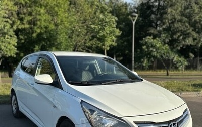 Hyundai Solaris II рестайлинг, 2015 год, 760 000 рублей, 1 фотография