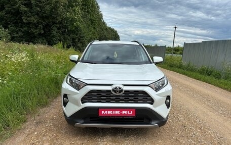 Toyota RAV4, 2021 год, 3 100 000 рублей, 1 фотография