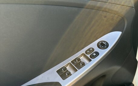 Hyundai Solaris II рестайлинг, 2015 год, 760 000 рублей, 10 фотография