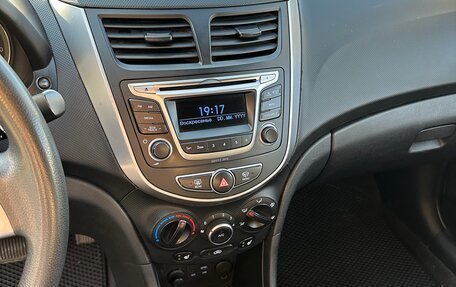 Hyundai Solaris II рестайлинг, 2015 год, 760 000 рублей, 9 фотография
