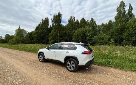 Toyota RAV4, 2021 год, 3 100 000 рублей, 2 фотография
