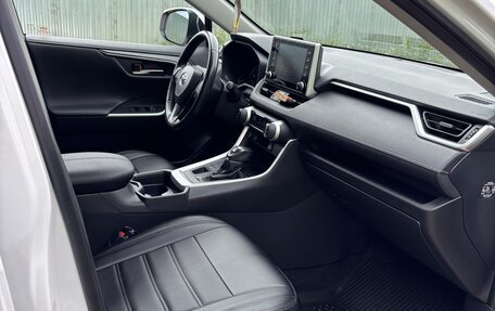 Toyota RAV4, 2021 год, 3 100 000 рублей, 7 фотография