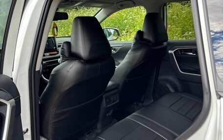 Toyota RAV4, 2021 год, 3 100 000 рублей, 9 фотография