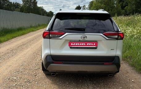 Toyota RAV4, 2021 год, 3 100 000 рублей, 4 фотография