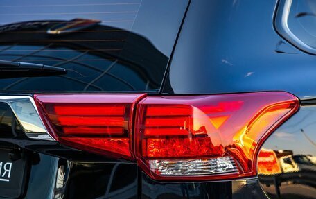 Mitsubishi Outlander III рестайлинг 3, 2017 год, 1 778 000 рублей, 10 фотография