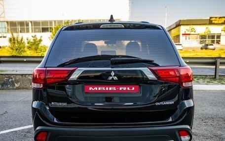 Mitsubishi Outlander III рестайлинг 3, 2017 год, 1 778 000 рублей, 6 фотография