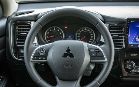Mitsubishi Outlander III рестайлинг 3, 2017 год, 1 778 000 рублей, 16 фотография