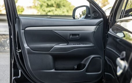 Mitsubishi Outlander III рестайлинг 3, 2017 год, 1 778 000 рублей, 30 фотография