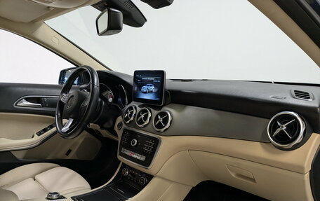 Mercedes-Benz GLA, 2019 год, 2 400 000 рублей, 11 фотография